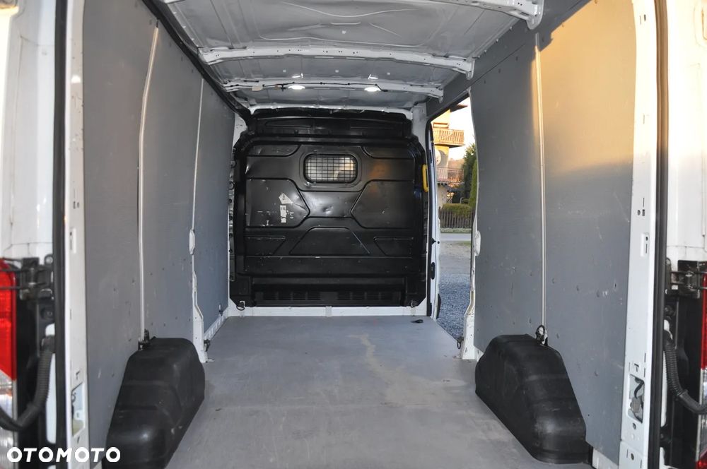Ford Transit - 30