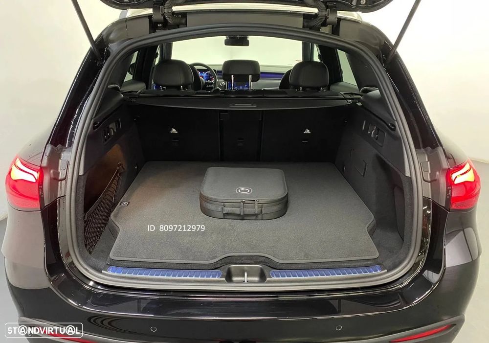 Mercedes-Benz GLC 300 e 4Matic 9G-TRONIC AMG Line Advanced - 22