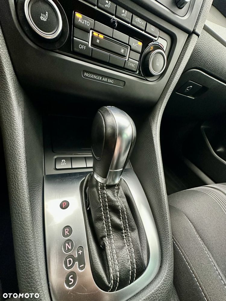 Volkswagen Golf 1.6 TDI Comfortline DSG - 15