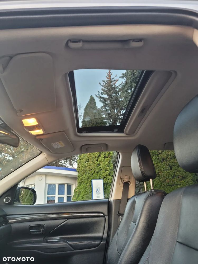 Mitsubishi Outlander 2.2 DI-D 4WD Automatik Diamant Edition - 8