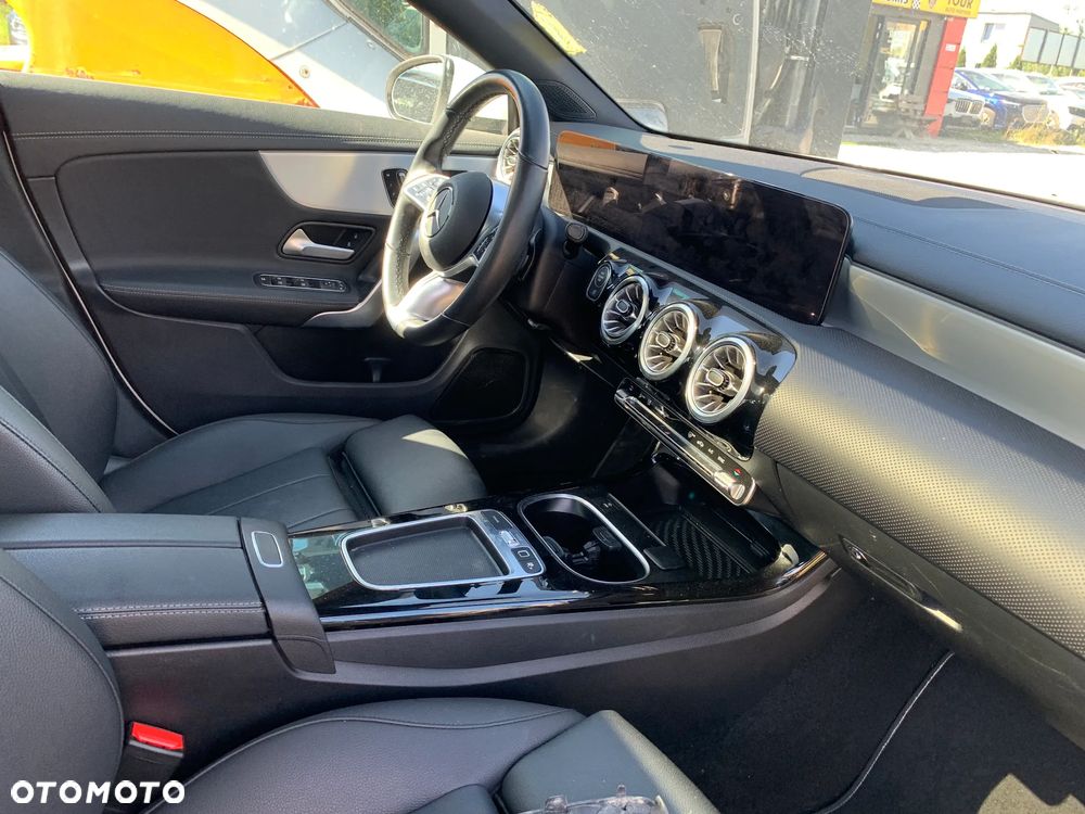 Mercedes-Benz CLA 250 4Matic 7G-DCT - 13