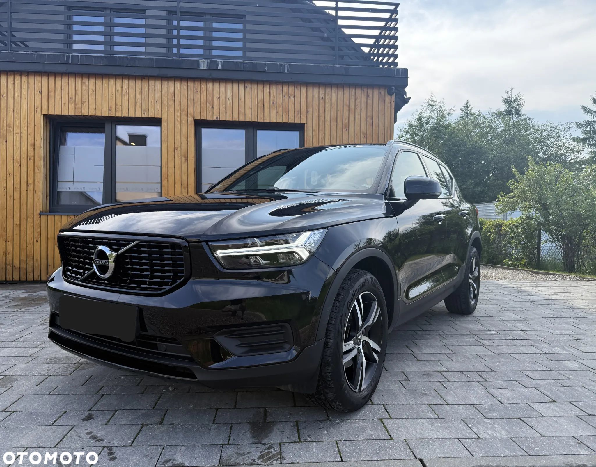 Volvo XC 40 T3 R-Design - 1