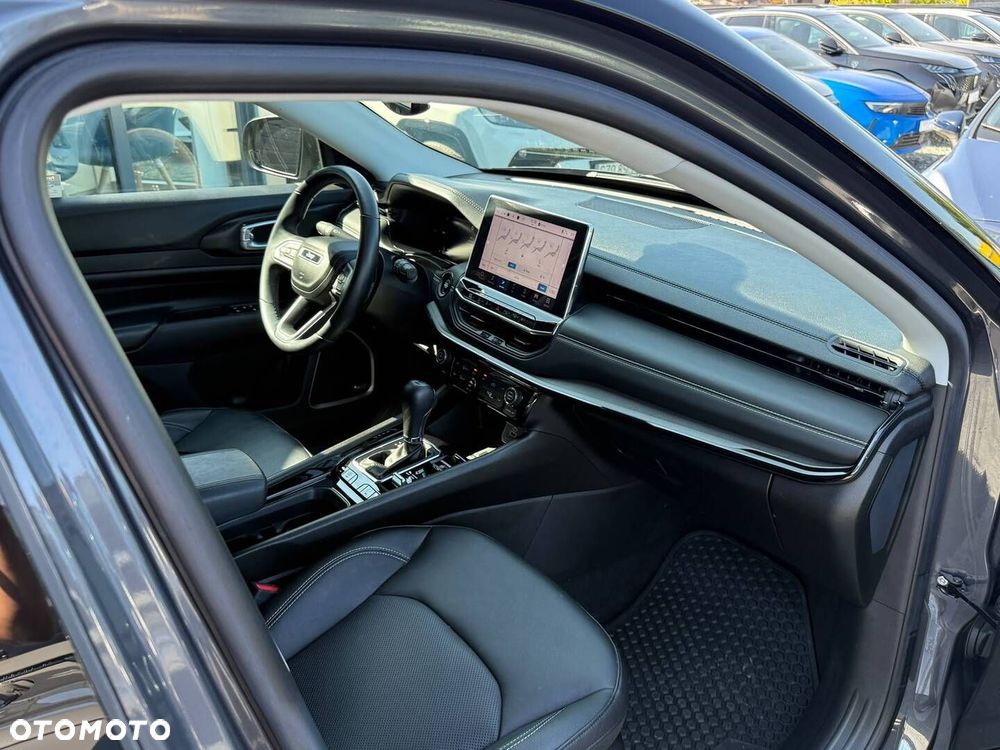 Jeep Compass - 32