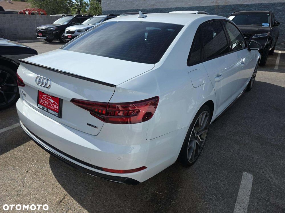 Audi A4 Limousine 45 TFSI quattro S tronic S line - 4