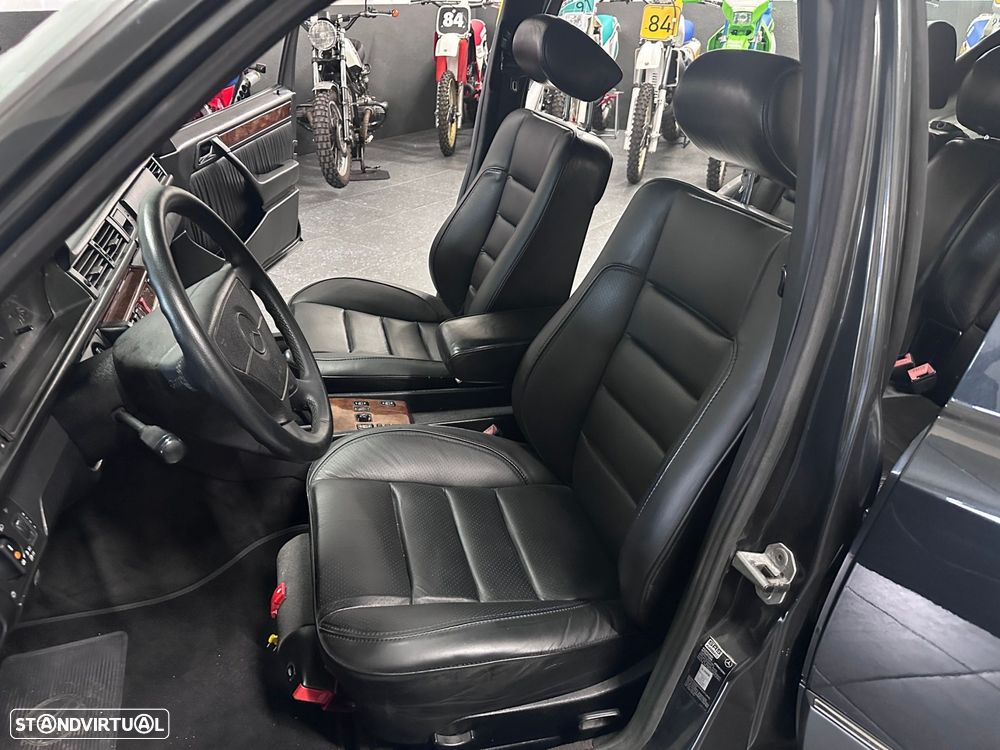 Mercedes-Benz E 250 D Turbo - 10