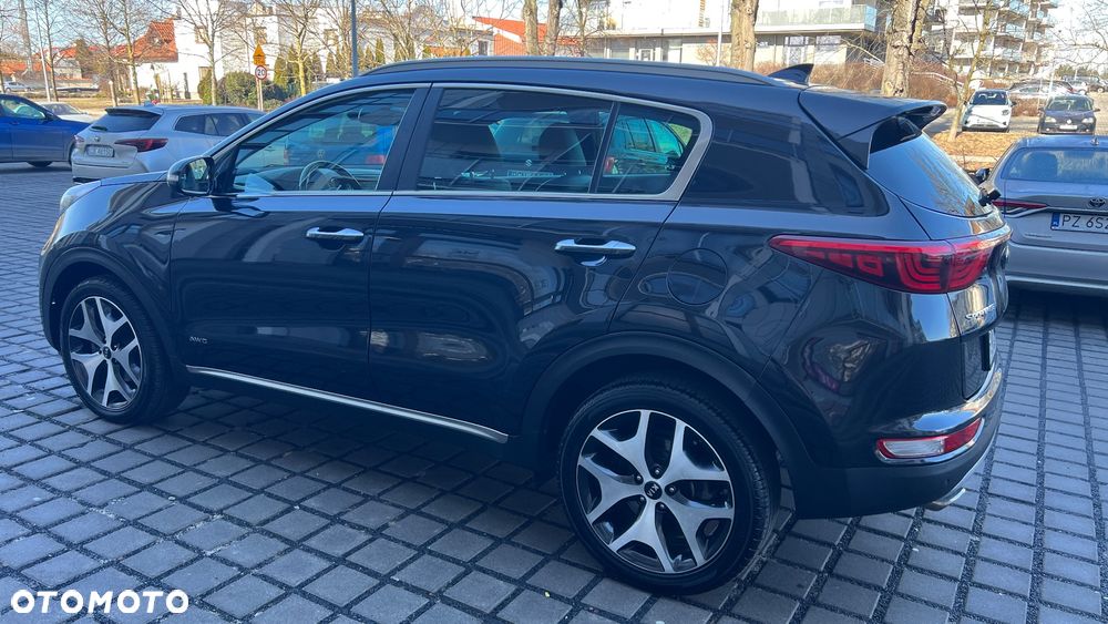 Kia Sportage 2.0 CRDI 4WD Automatik Dream-Team Edition - 4