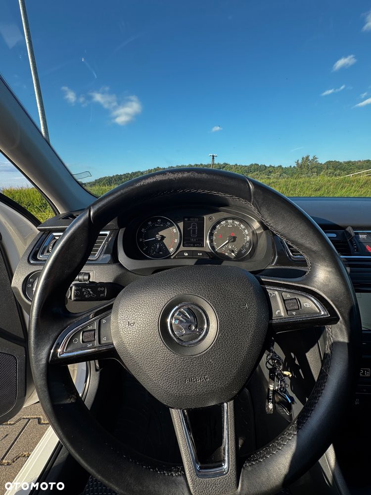 Skoda RAPID 1.2 TSI Elegance - 10