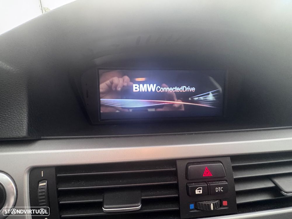 BMW 320 d Dynamic - 13