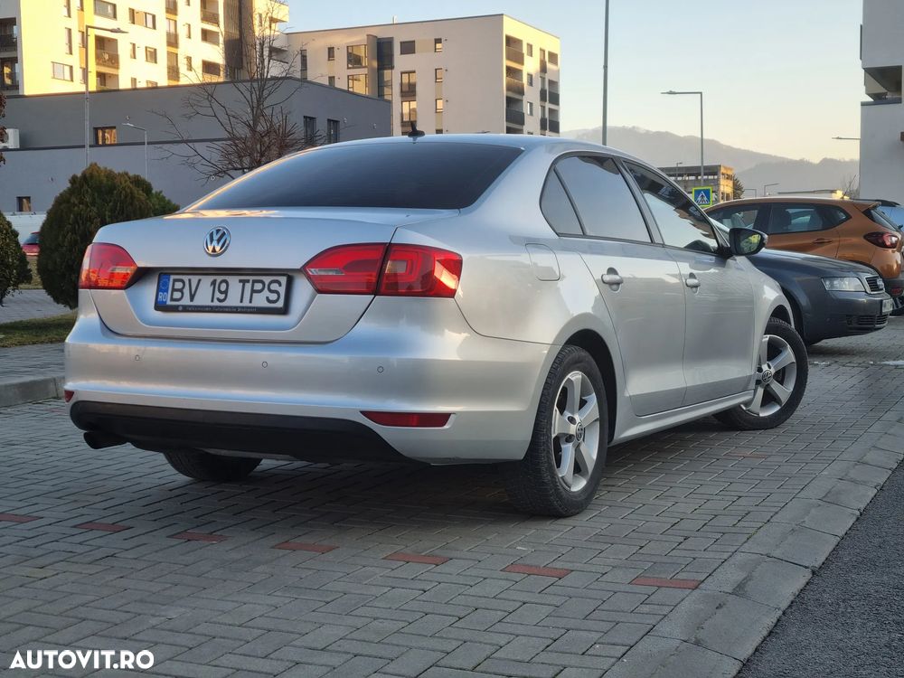 Volkswagen Jetta - 10