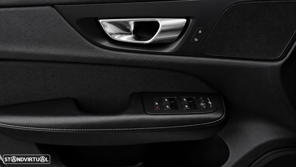 Volvo V60 2.0 B4 Momentum Geartronic - 28