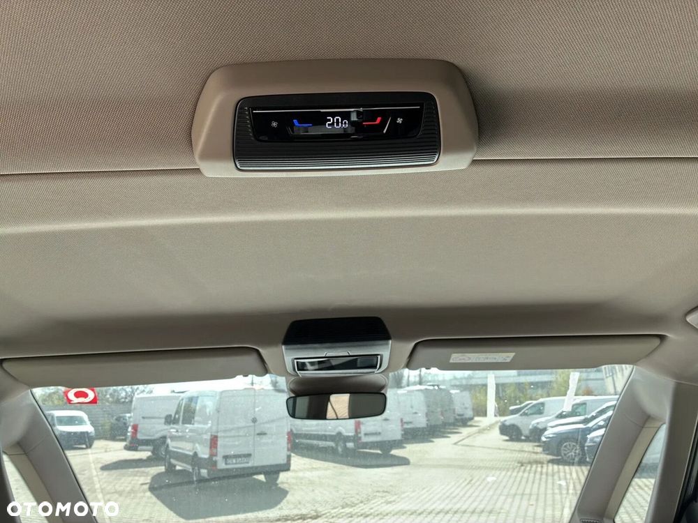 Volkswagen Multivan - 36