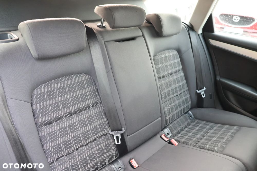 Audi A4 Avant - 16