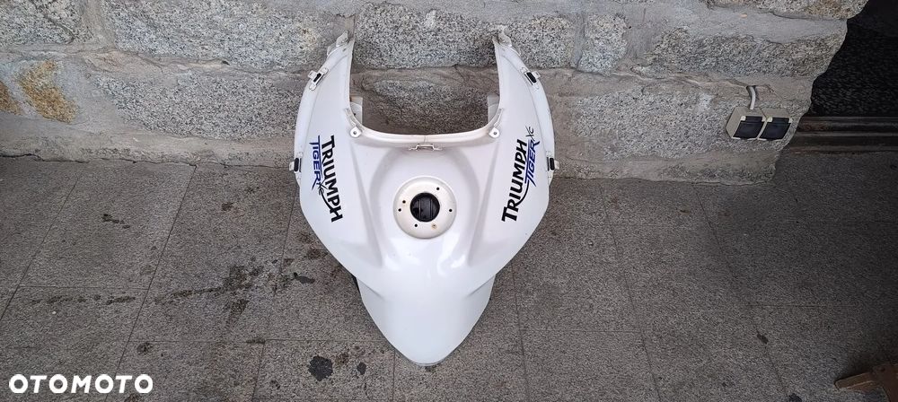 TRIUMPH TIGER 800 XC ZBIORNIK BAK POMPKA PALIWA 2015 - 2