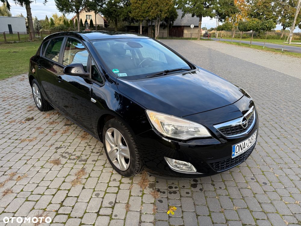 Opel Astra IV 1.4 T Cosmo - 9