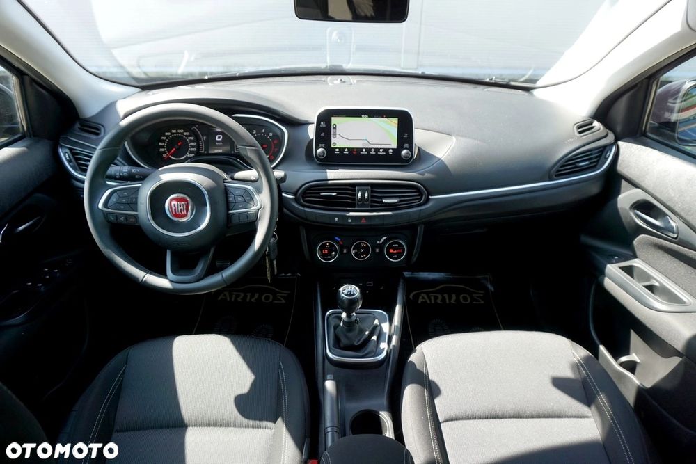 Fiat Tipo 1.4 16v Lounge EU6d - 2