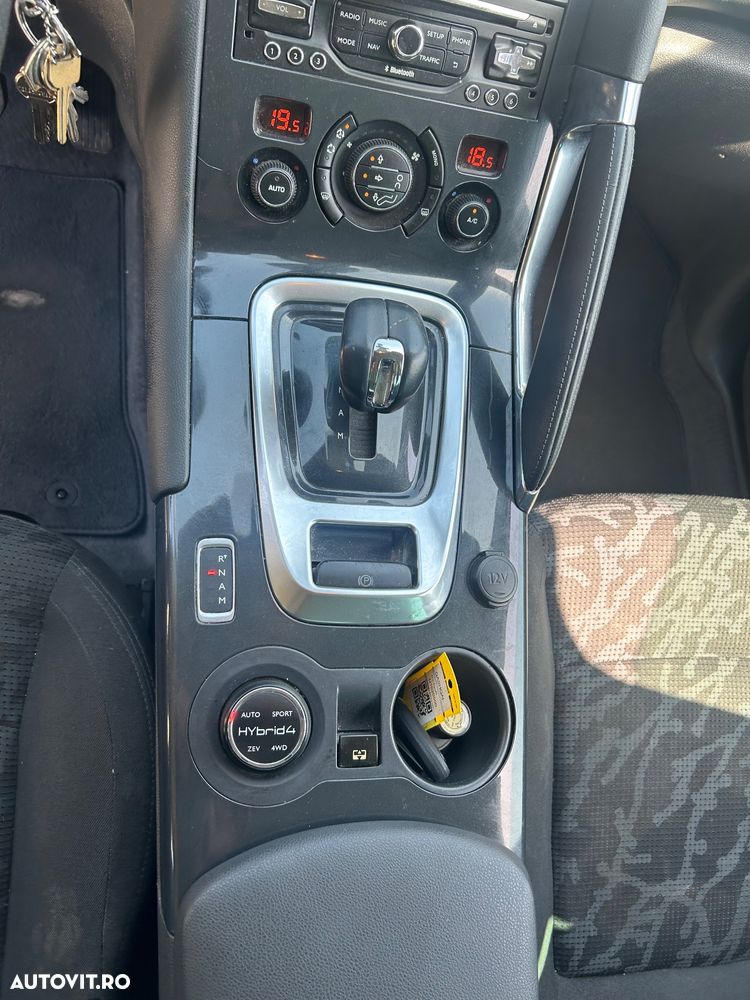 Peugeot 3008 HDi 160 Automatik Active - 11