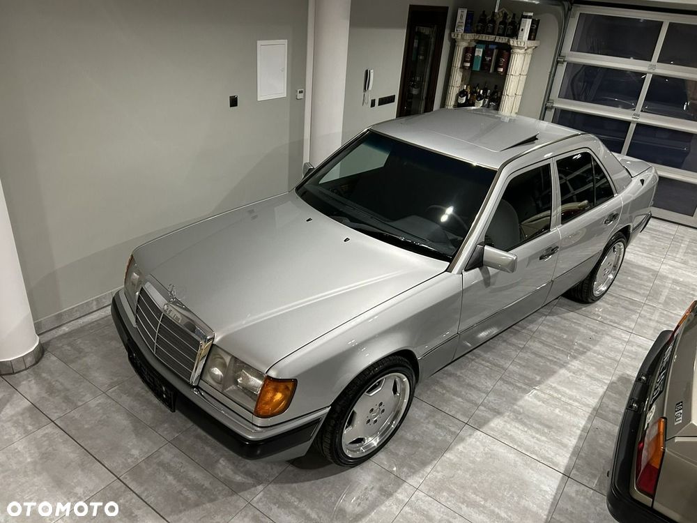 Mercedes-Benz W124 (1984-1993) - 23