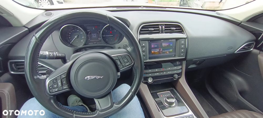 Jaguar F-Pace 20d Portfolio - 30