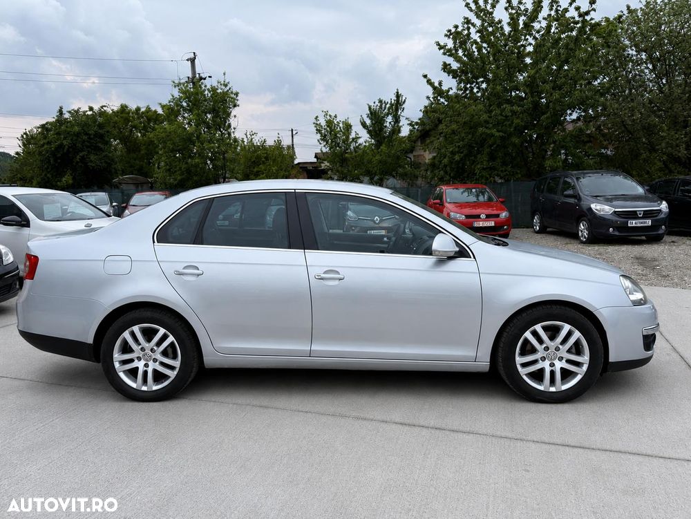 Volkswagen Jetta 2.0 TDI DPF Highline - 3