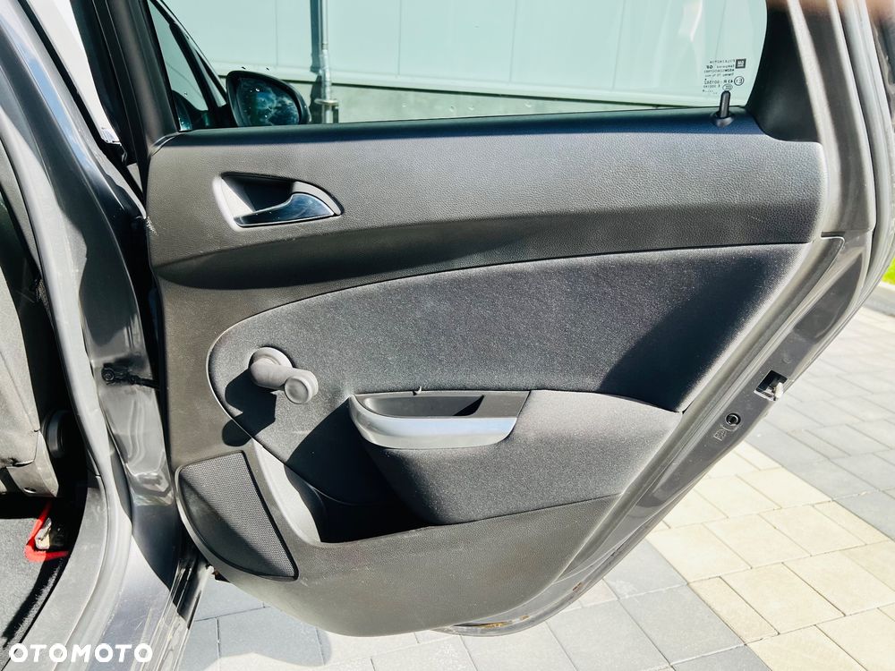 Opel Astra 1.6 Turbo Innovation - 28