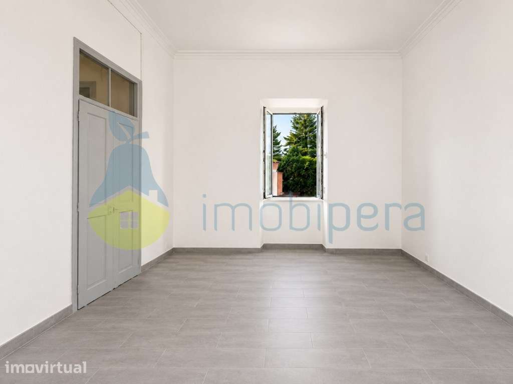 Moradia com 800 m2 de terreno em area urbana no centro de Algoz - Grande imagem: 4/16
