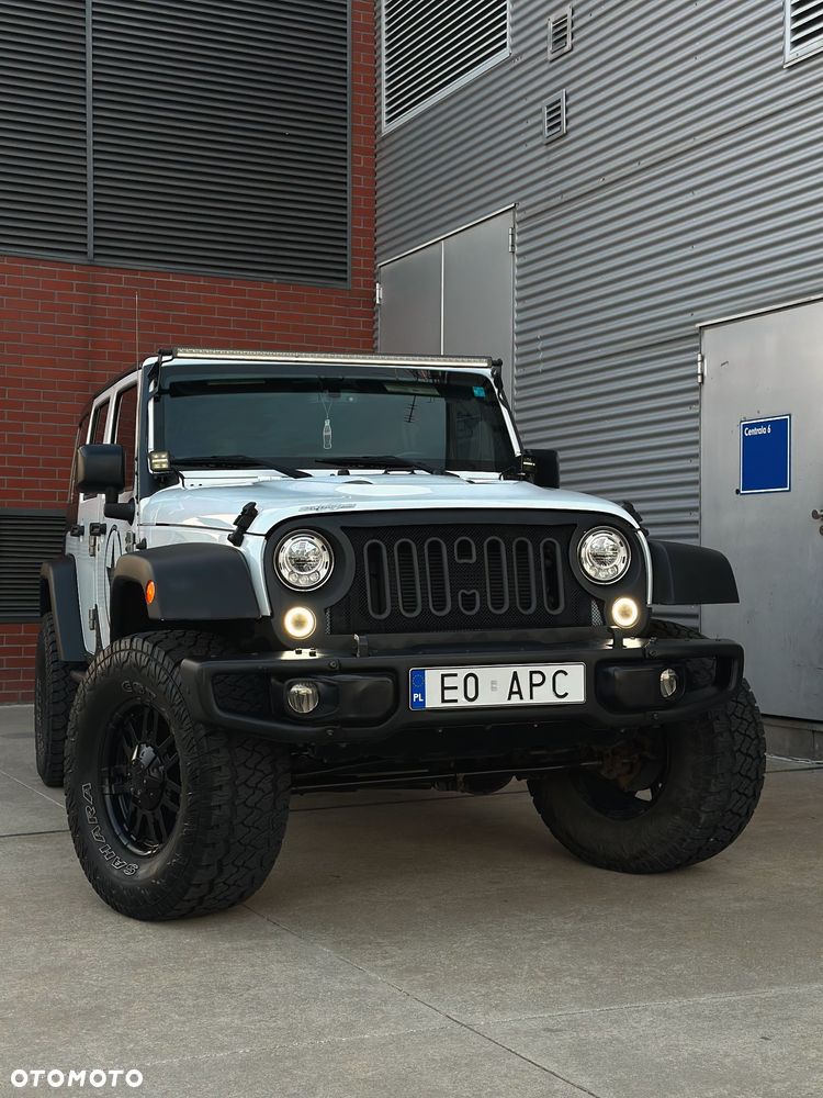 Jeep Wrangler 3.6 Unlim 75th Anniv - 24