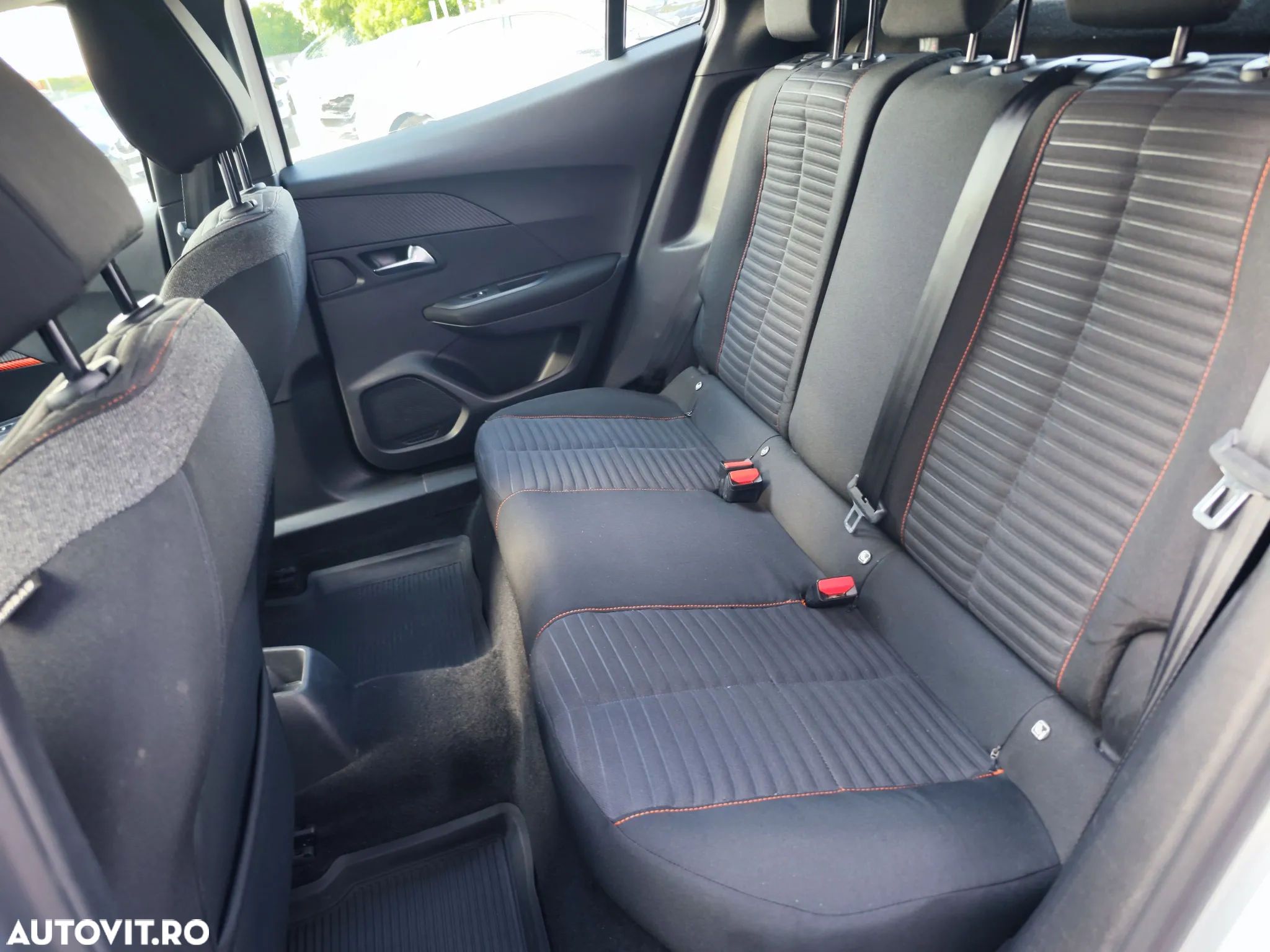 Peugeot 2008 - 13