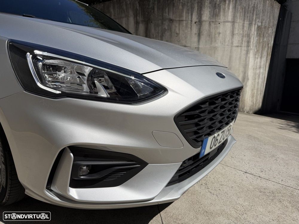 Ford Focus 1.0 EcoBoost MHEV ST-Line - 14