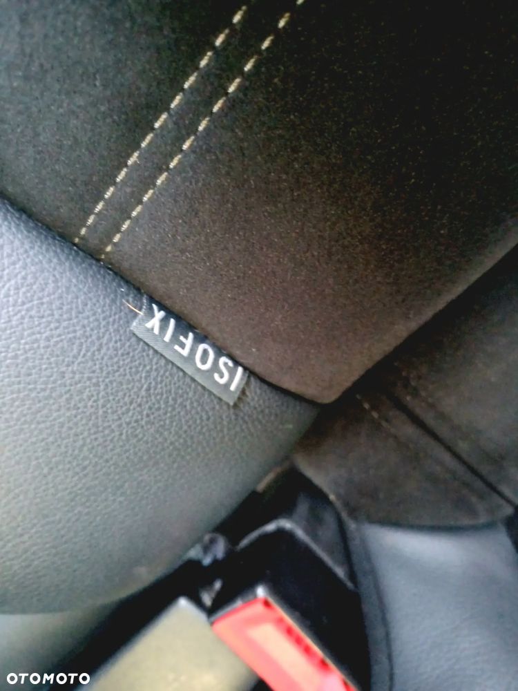 Toyota Avensis 2.0 Executive - 32