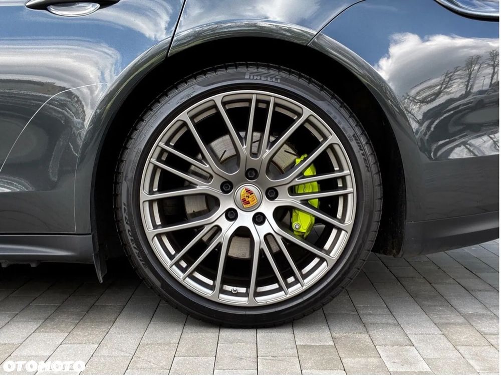 Porsche Panamera 4 E-Hybrid Platinum Edition - 28