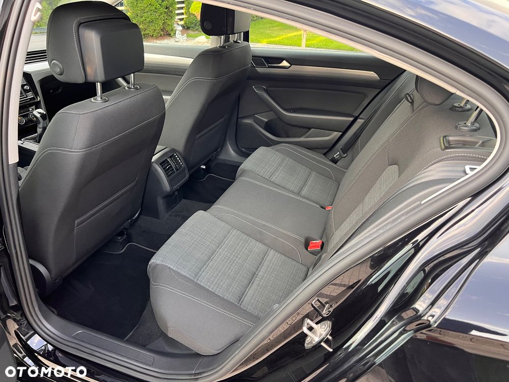 Volkswagen Passat 2.0 TDI EVO Business - 10