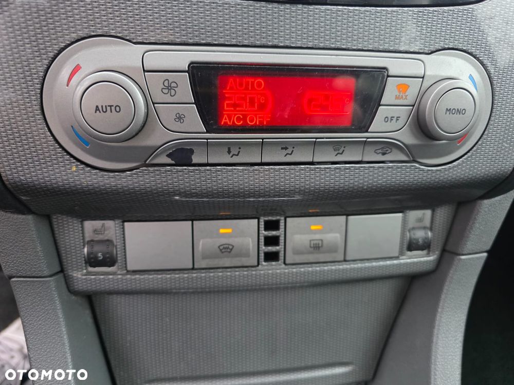 Ford Focus 1.8 Black Magic - 19