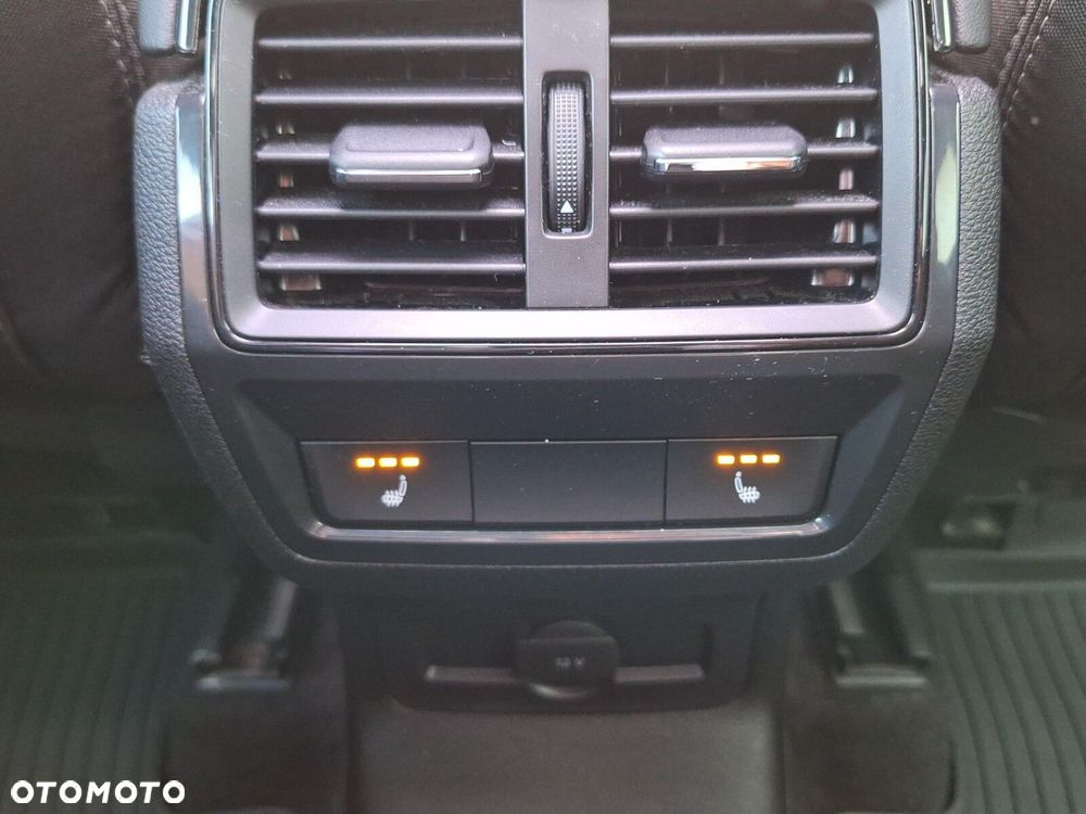 Skoda Karoq 1.5 TSI ACT Sportline DSG - 28