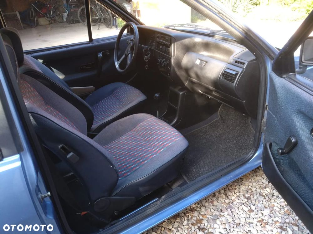 Volkswagen Polo Coupe 1.3 CL - 13