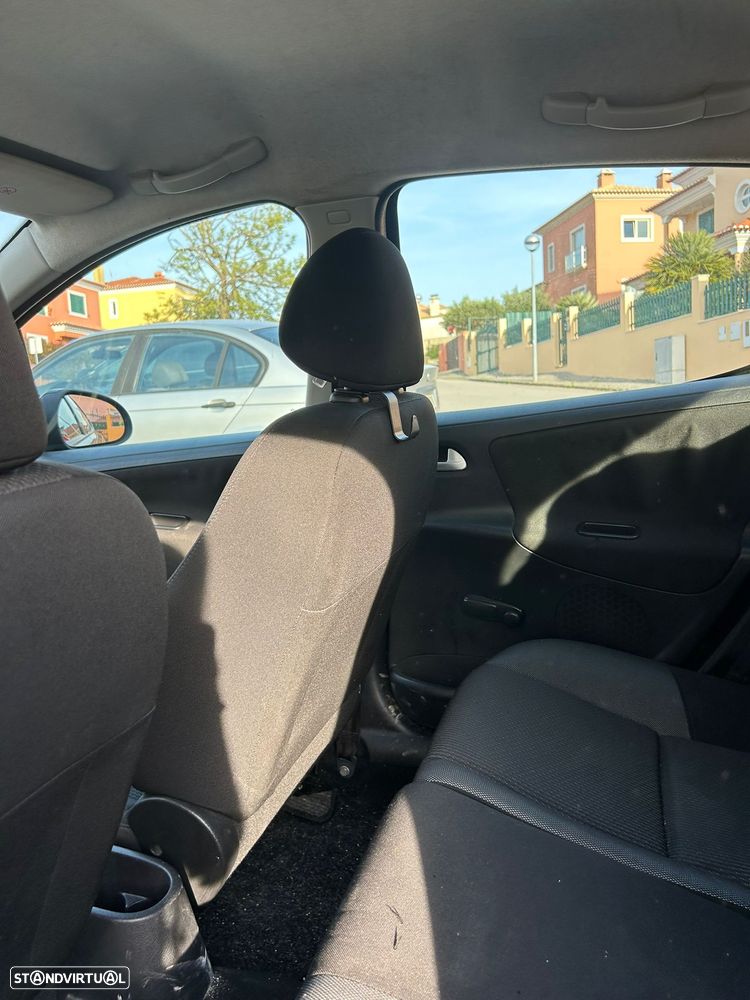 Peugeot 207 1.4 HDi Urban - 8