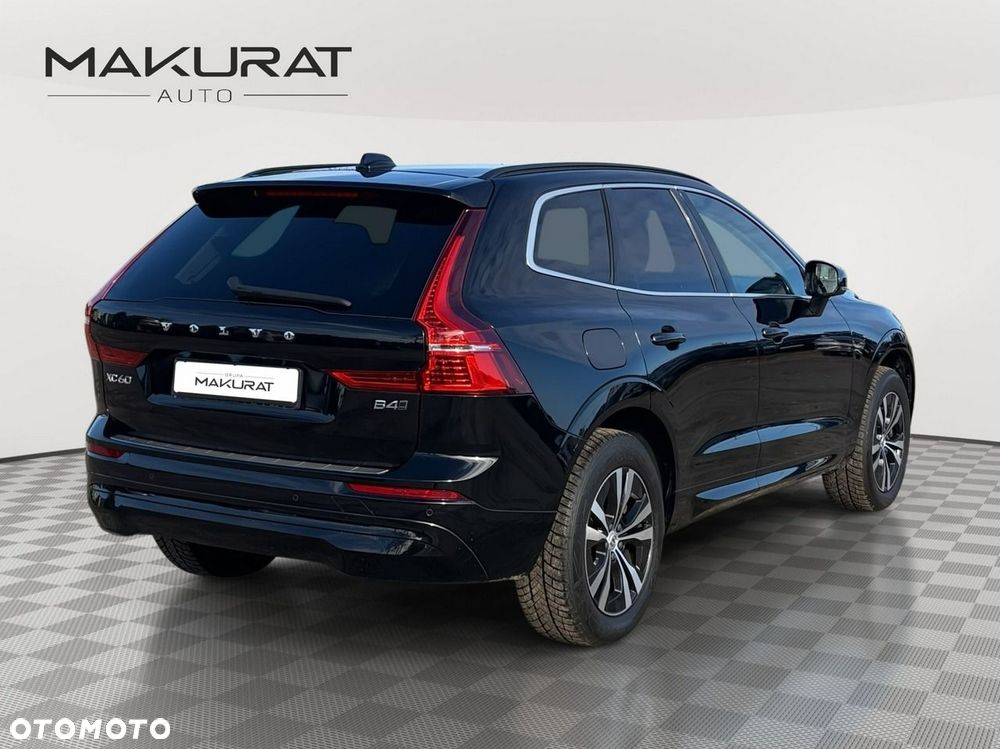 Volvo XC 60 B4 D AWD Momentum Pro - 4