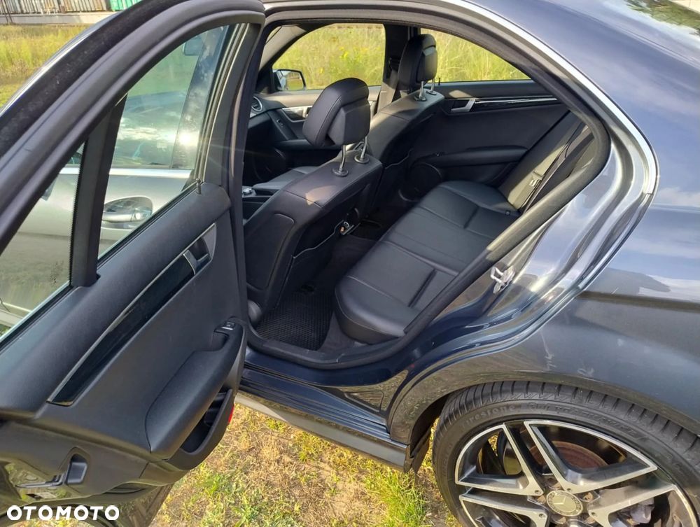 Mercedes-Benz Klasa C 350 4Matic (BlueEFFICIENCY) 7G-TRONIC Avantgarde - 12