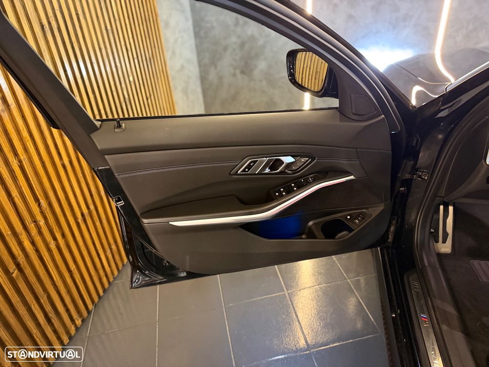 BMW 330 e Aut. M Sport - 19