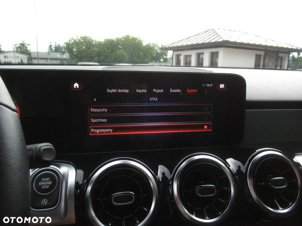 Mercedes-Benz GLB 200 7G-DCT - 32
