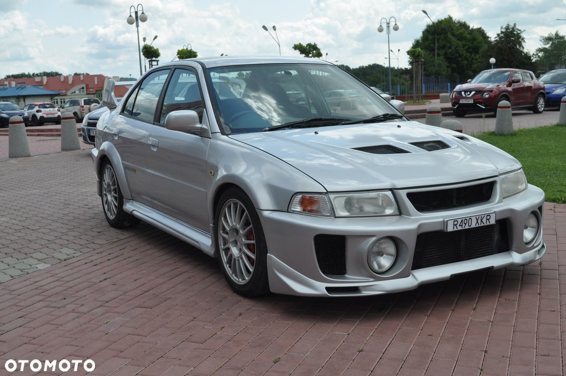 Mitsubishi Lancer Evolution IX - 7