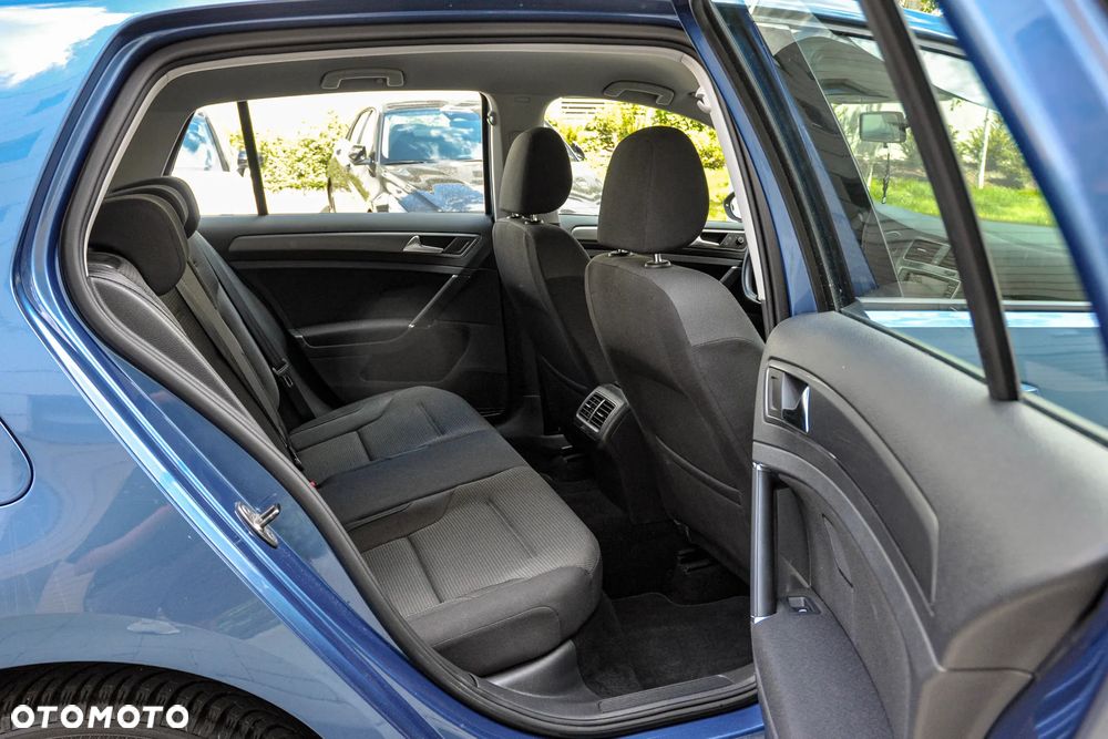 Volkswagen Golf - 12