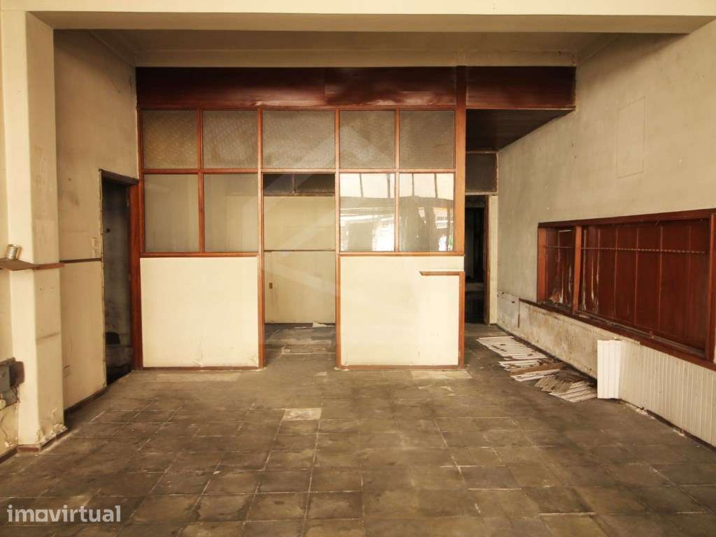 Casa de habitação e comércio em São João da Madeira - Grande imagem: 3/45