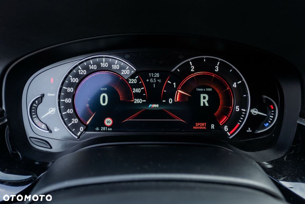 BMW Seria 5 520d xDrive M Sport Edition - 8