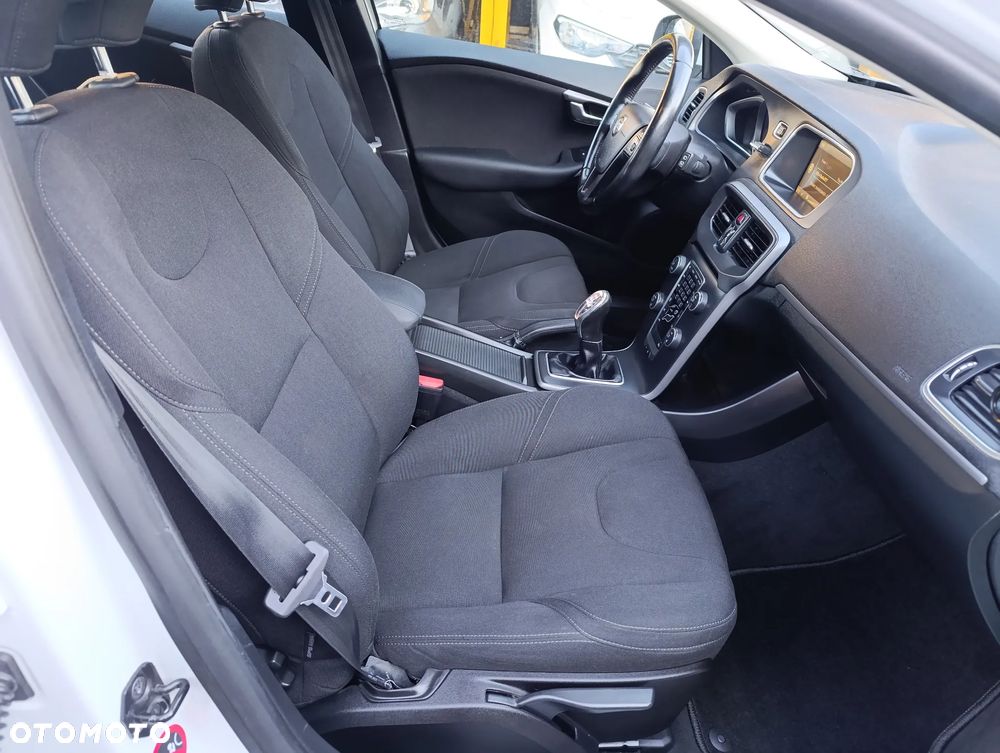 Volvo V40 D3 You - 15