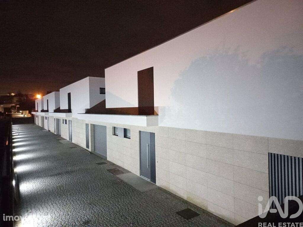 Casa / Villa T3 em Abade de Neiva de 308,00 m2 - Grande imagem: 2/30