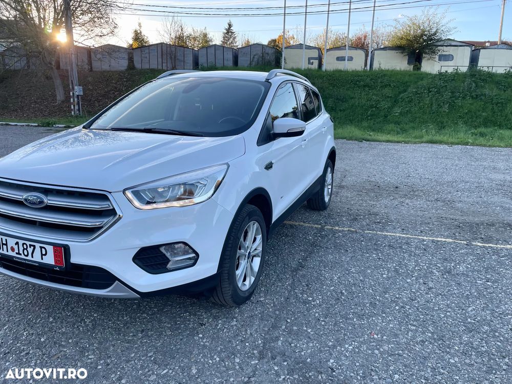 Ford Kuga 2.0 TDCi 4x4 Aut. Titanium - 3