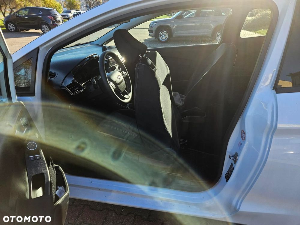 Ford Fiesta 1.1 Trend - 11