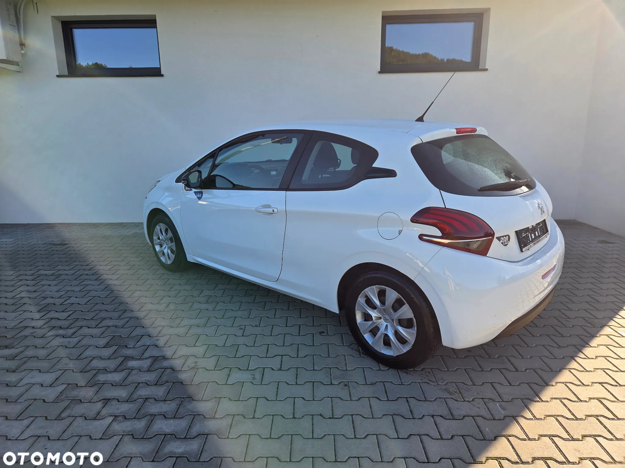 Peugeot 208 - 16