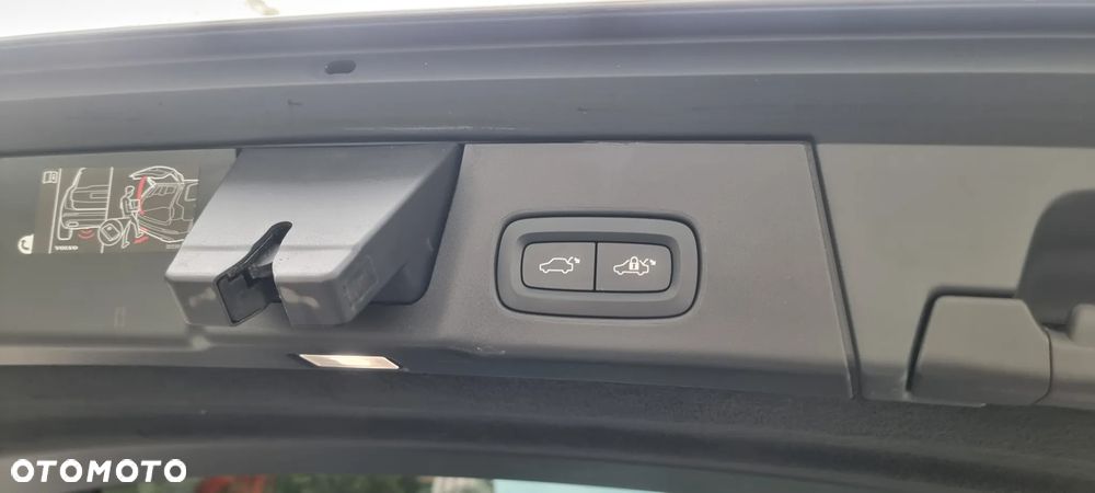 Volvo V90 Cross Country B5 D AWD Ultimate - 12