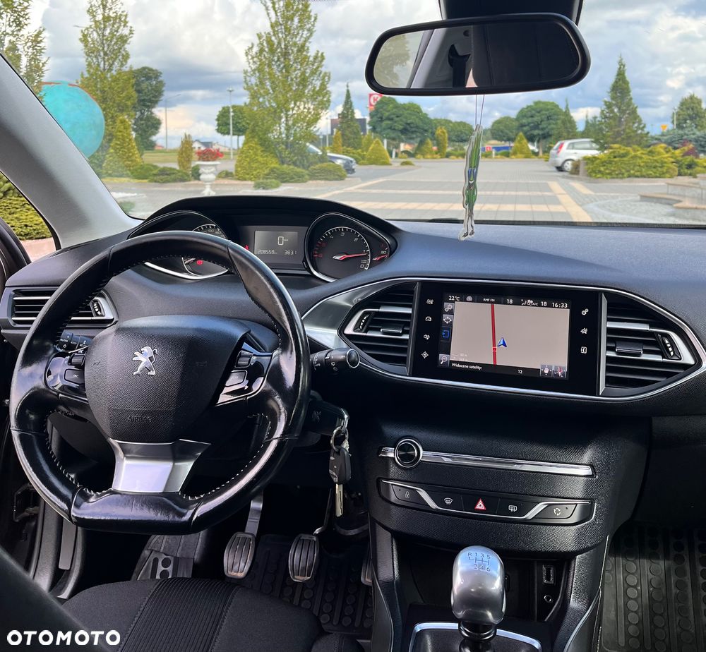 Peugeot 308 1.6 e-HDi Allure S&S - 9